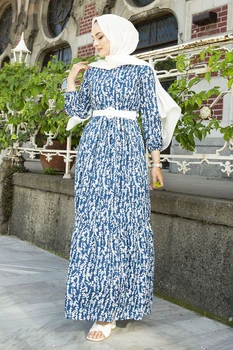 Kemerli Çiçek Desenli Elbise - Müslüman Takım Elbise Moda İslami Kadın Giyim Başörtüsü Dubai Arabistan Trend %100 Made in Turkey