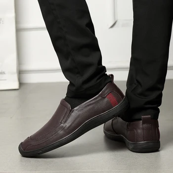 Masculino için yeni erkek siyah spor ayakkabı sıcak sapato moda ınformales deri hombre erkekler 2020 Erkek düz casuales sneakers satış