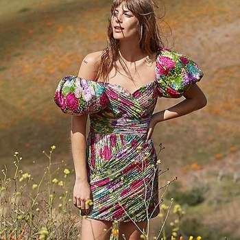 Sonbahar Moda Saten Baskı Seksi Örtü Bodycon Mini Elbise 2020 Yeni V Yaka Kabarcık Kısa Kollu Ünlü Parti Elbise Vestidos