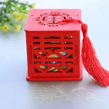 Çin Kırmızı Ahşap Lazer Kesim Düğün Şeker Kutusu ile Püsküller Gelin Duş Çift Mutluluk Düğün Favor Kutuları